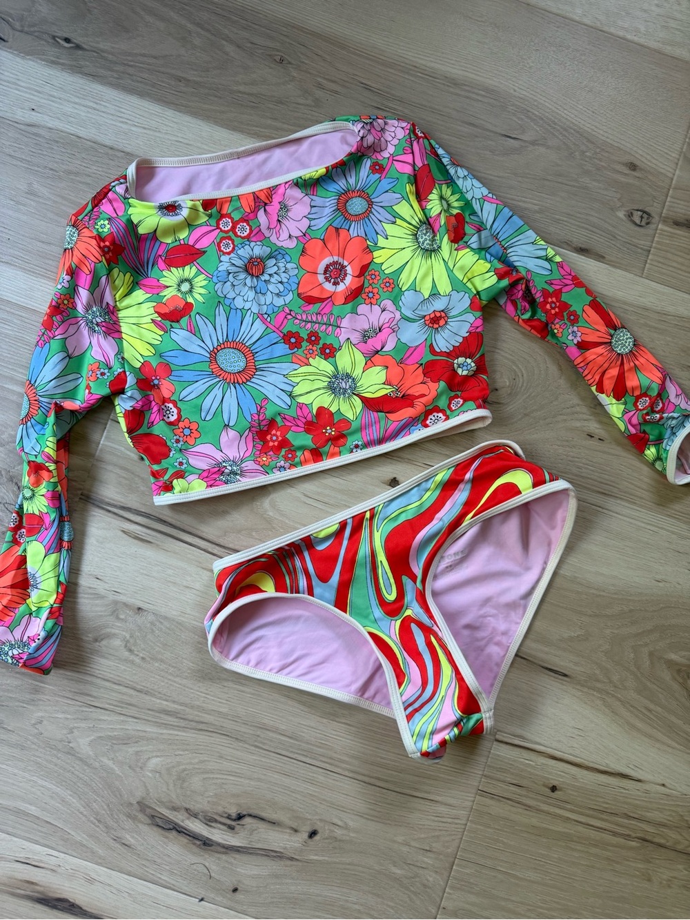 Women’s Floral Long Sleeve Bikini Set - Multicolor Pink Accent